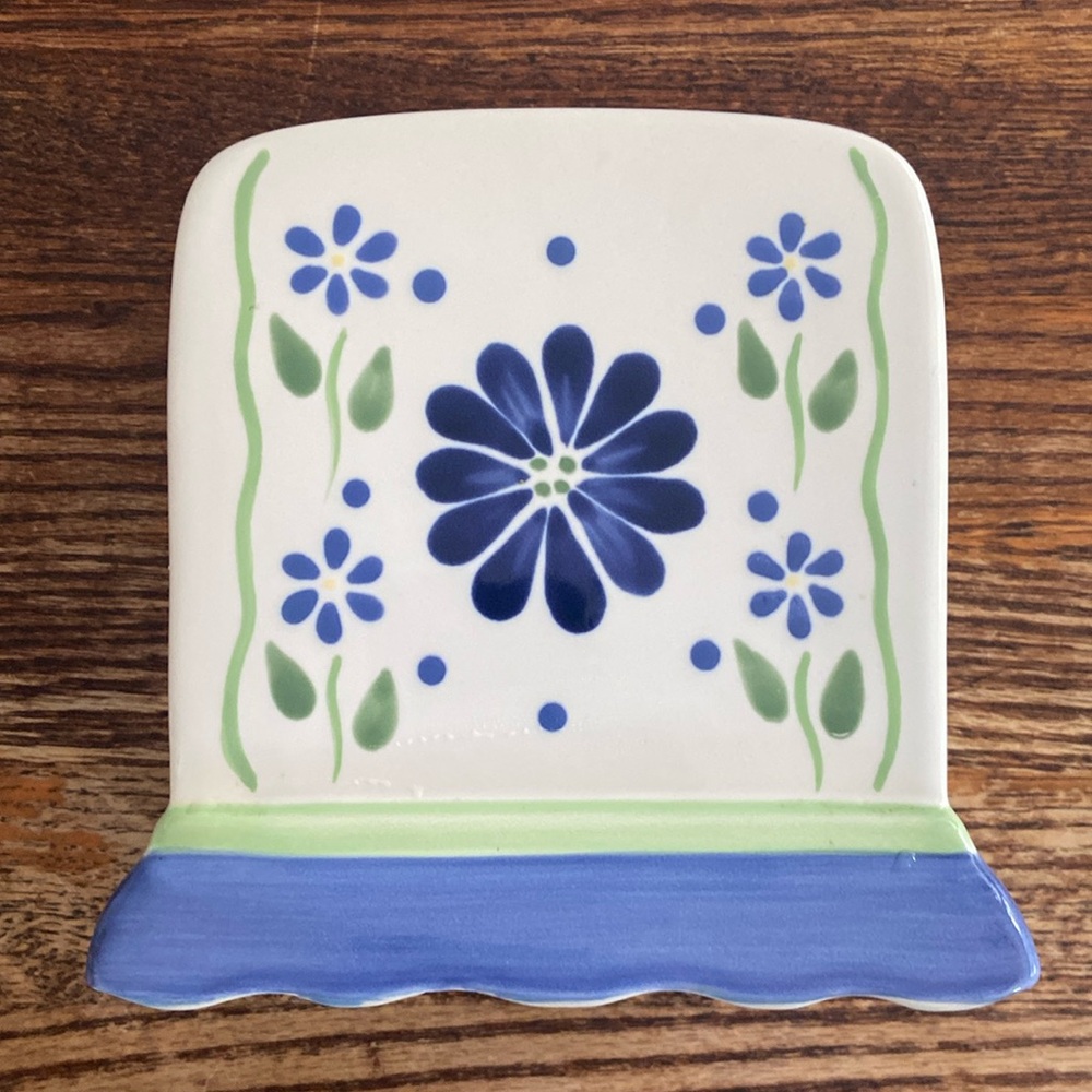 Pfaltzgraff  Springwood Blue Daisy Floral Napkin Holder